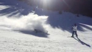 Σκιέρ «τρώει» μεγαλειώδη τούμπα! (video)