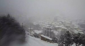 Ζωντανή εικόνα: Θάβεται στο χιόνι η Στενή Ευβοίας (Live Cam)
