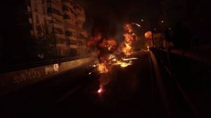 Νέος Κόσμος: Ανάσταση με… μολότοφ, βεγγαλικά και φωτιές! (video)