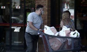 Σούπερ Μάρκετ: Στο τραπέζι της κυβέρνησης η είσοδος ανεμβολίαστων με Rapid Test