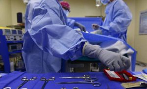 Απίστευτο: Γιατροί αφαίρεσαν παραμορφωμένο όργανο 7,4 κιλών από ασθενή