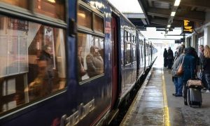 Αυτός αυνανιζόταν και αυτή που τον κατέγραψε την πλήρωσε (video)