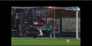 Τερματοφύλακας αποκρούει 5 πέναλτι με το πρόσωπο! (video)