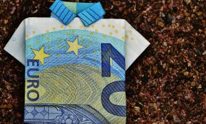 Επίδομα 534 ευρώ: Σήμερα «βρέχει» λεφτά – Ποιοι πληρώνονται