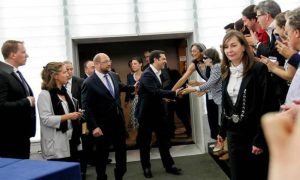 Αχτίδα φωτός για συμφωνία μέχρι το Σάββατο