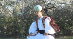 Είναι… βαριά η μπάλα του Τσολιά (video)