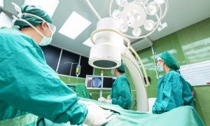 Γυναίκα πήγε στο γιατρό με πονόκοιλο και έπαθαν ΣΟΚ με αυτό που βρήκαν μέσα της (photos)
