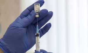 ΣΟΚ στην Κέρκυρα: «Νοσηλεύτρια με αυτοάνοσο παρέλυσε μετά τη δεύτερη δόση του εμβολίου του κορονοϊού»