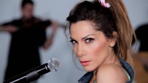 Ο Ψινάκης… ξεματιάζει τη Δέσποινα Βανδή (video)