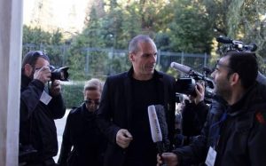 Βαρουφάκης για τον «καβγά» με τον Ντάισελμπλουμ: Το ρεπορτάζ σας είναι ψεύτικο