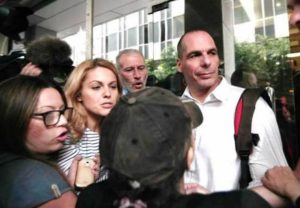 Βαρουφάκης: Σε ενδεχόμενο «ναι» δεν θα είμαι υπουργός Οικονομικών τη Δευτέρα