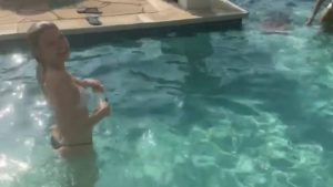 Σάλος με βίντεο που ανέβασε ο Μπίμπερ στο Instagram με 4 νεαρές κοπέλες σε πισίνα στη Χαβάη (video)