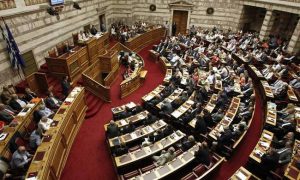 Υπερψηφίστηκε με 229 ψήφους το νομοσχέδιο της συμφωνίας – Διαφοροποιήθηκαν 38 βουλευτές του ΣΥΡΙΖΑ