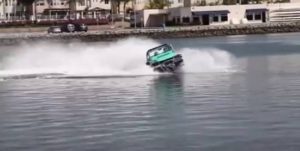 Ξεχάστε το τζετ σκι! Ηρθε το Water Car και είναι… τρέλα (video)