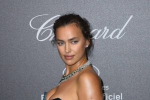 Η Irina Shayk «ανέβασε» φωτογραφία με το πιο μικροσκοπικό εσώρουχο ever! (photos)