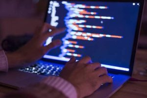 Τι είναι ο νόμος «CLOUD Act» που ενδιαφέρει όσους μπαίνουν στο ίντερνετ
