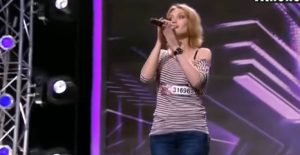 Απίστευτο: Κριτές του X-Factor σταμάτησαν υποψήφια νομίζοντας ότι τραγουδά με Playback (video)