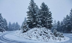 Το έστρωσε για τα καλά στην κορυφή της Πάρνηθας! (video)