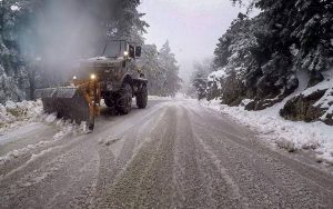 Καιρός: Σε εξέλιξη πυκνές χιονοπτώσεις! Η τελευταία ενημέρωση για τον καιρό μέχρι και την Κυριακή (video)