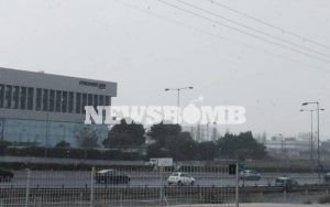 Κακοκαιρία: Χιονίζει ακόμη στην Αττική (pic)