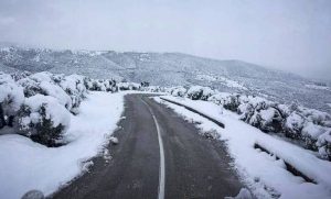 Η εξέλιξη των χιονοπτώσεων μέχρι την Τρίτη και το νέο κύμα από Τετάρτη. Η ανάλυση του Σάκη Αρναούτογλου (video)
