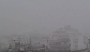 Η στιγμή της έντονης χιονόπτωσης μέσα στην Αθήνα (video)