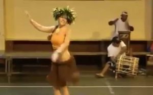 Αυτός ο χορός της… κοιλιάς θα σας καθηλώσει (video)
