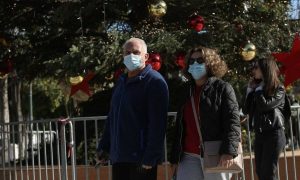 Καμπανάκι Σαρηγιάννη για αύξηση θανάτων και μετάλλαξη Omicron