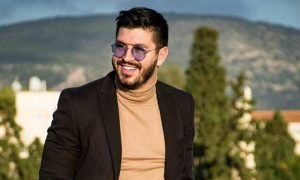 Κηδεία Ζάρλα: Συγκλονιστικές οι εικόνες της μητέρας του! Με τη φωτογραφία του Πάνου αγκαλιά! (video)