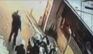 Ζεφύρι: Νέα στοιχεία για το χαστούκι του αστυνομικού στον 12χρονο