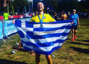 Ο Έλληνας δρομέας που θα τρέξει τον 12ο Μαραθώνιο μέσα σε ένα χρόνο για να στηρίξει το Make-A-Wish (photos)