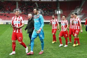 Ανακοίνωση απόκτησης του Ρομπέρτο από… τα μεγάφωνα!