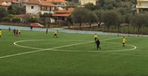 Εισβολή γιαγιάς σε Πρωτάθλημα Παίδων! (video)