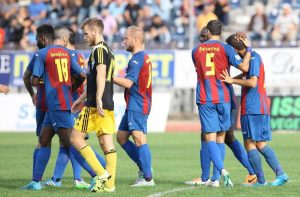 Συνεχίζει να… πυροβολεί ο Ντουαλά