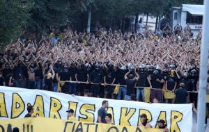 Άρης: Μπλόκο αστυνομίας στην πορεία των οπαδών
