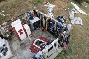 ΠΑΟΚ: Εικόνες ντροπής στο μνημείο των Τεμπών! (pics)