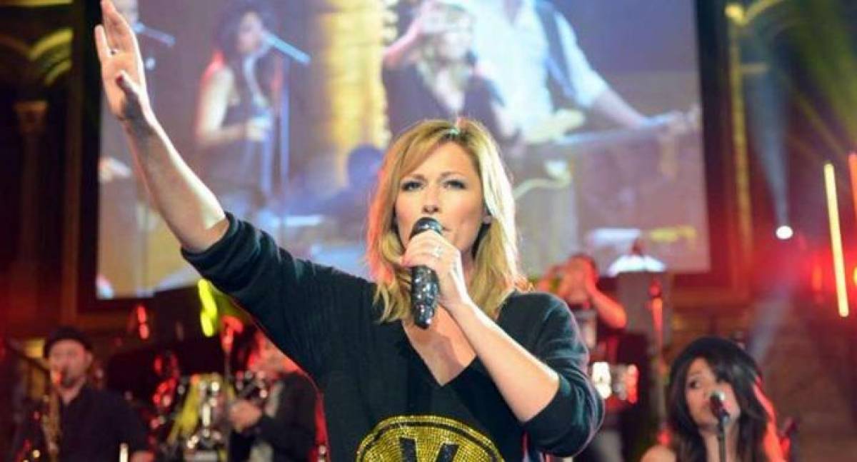 Η μουσική δεν ενώνει το πλήθος – Γιούχαραν τραγουδίστρια σε συναυλία στο Μόναχο (video)