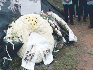 Νωρίτερα το μνημόσυνο για τα θύματα στα Τέμπη
