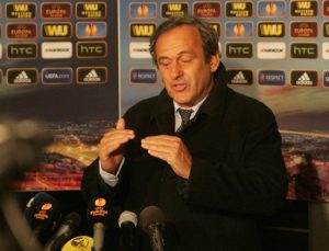 Η FIFA αποσύρει της κατηγορίες για Πλατινί