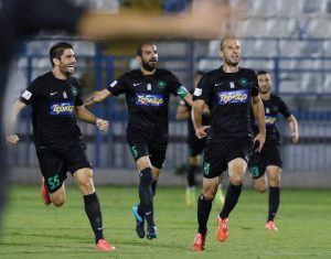 «Κόλλησαν» στη λασπομαχία