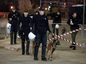 ΠΑΟΚ – Ολυμπιακός: Πέτρες και δακρυγόνα στην Τούμπα