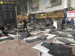 ΒΙΝΤΕΟ – ΝΤΟΚΟΥΜΕΝΤΟ: Η ΣΤΙΓΜΗ ΤΩΝ ΕΚΡΗΞΕΩΝ ΣΤΟ ΑΕΡΟΔΡΟΜΙΟ ΤΩΝ ΒΡΥΞΕΛΛΩΝ (PICS+VID)