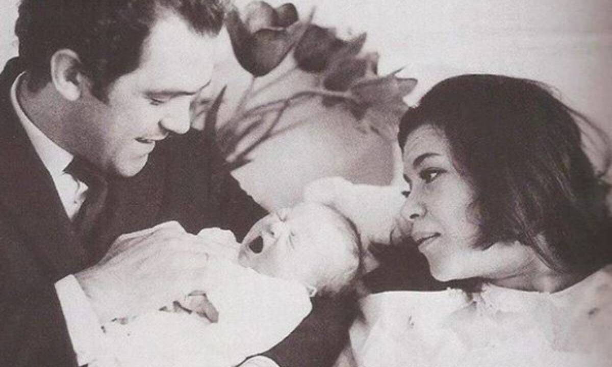 Τζένη Καρέζη: Δέκα σπάνιες φωτογραφίες με τον γιο της όταν ήταν μικρός (pics)