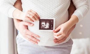 Αγόρι ή κορίτσι; 8 γιαγιαδίστικα κόλπα για να προβλέψεις το φύλο του μωρού