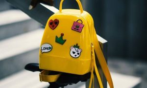 Μαθήτρια γυμνασίου δημιούργησε stickers με θέμα τον κορονοϊο & έγινε viral