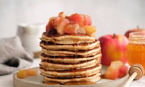 Pancakes με μήλο – Ιδανικά για το πρωινό των παιδιών
