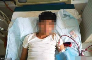 Σοκαριστικό: Πούλησε το νεφρό του για να αγοράσει smartphone και έμεινε ανάπηρος (pics)