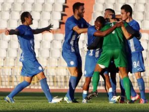 Ντεμπούτο με ήττα για Μάουρερ (video)