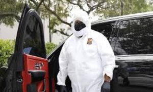 Έτσι πήγε στον γιατρό διάσημος τραγουδιστής!