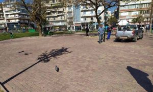 Κορονοϊός: Δεν φαντάζεστε τι κάνουν στην Κατερίνη για όσους δεν μένουν σπίτι (photos)